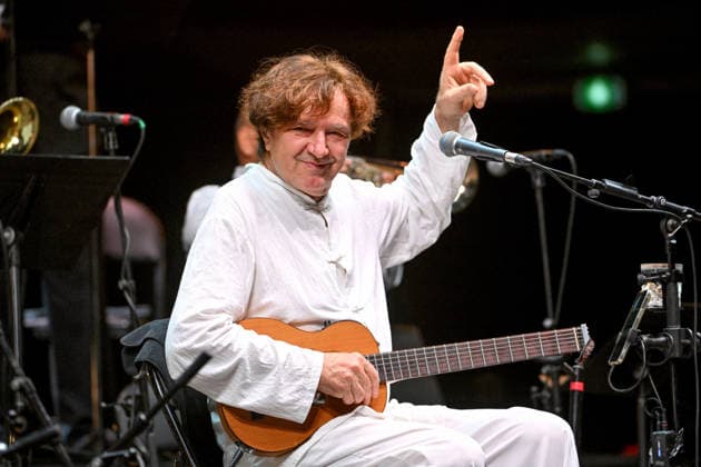 Goran Bregovic, a Bosnian composer and musician, along with his Orchestra of Weddings and Funerals, is performing on the stage at the Pinède Gould during the 65th Jazz Festival on July 15, 2026. Since 1960, the Jazz à Juan festival has welcomed the biggest names in jazz. Bruno Bebert Bestimage Goran Bregovic, a Bosnian composer and musician, with his Orchestra of Weddings and Funerals, is on stage at the Pinède Gould during the 65th Jazz Festival, on July 15, 2026. Since 1960, the Jazz à Juan festival has welcomed the biggest names in jazz. Antibes, Juan-les-Pins, France  Copyright: xBrunoxBebertx xBestimagexBrunoxBebertx xBestimagex