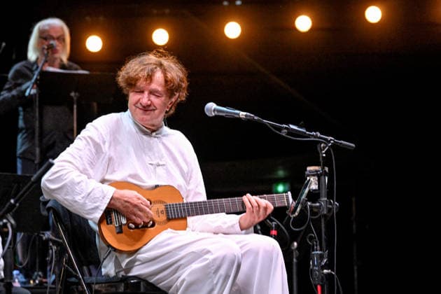 Goran Bregovic, a Bosnian composer and musician, along with his Orchestra of Weddings and Funerals, is performing on the stage at the Pinède Gould during the 65th Jazz Festival on July 15, 2026. Since 1960, the Jazz à Juan festival has welcomed the biggest names in jazz. Bruno Bebert Bestimage Goran Bregovic, a Bosnian composer and musician, with his Orchestra of Weddings and Funerals, is on stage at the Pinède Gould during the 65th Jazz Festival, on July 15, 2026. Since 1960, the Jazz à Juan festival has welcomed the biggest names in jazz. Antibes, Juan-les-Pins, France  Copyright: xBrunoxBebertx xBestimagexBrunoxBebertx xBestimagex