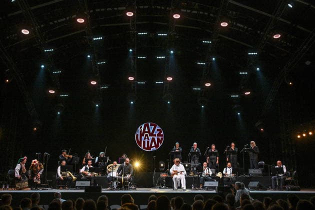 Goran Bregovic, a Bosnian composer and musician, along with his Orchestra of Weddings and Funerals, is performing on the stage at the Pinède Gould during the 65th Jazz Festival on July 15, 2026. Since 1960, the Jazz à Juan festival has welcomed the biggest names in jazz. Bruno Bebert Bestimage Goran Bregovic, a Bosnian composer and musician, with his Orchestra of Weddings and Funerals, is on stage at the Pinède Gould during the 65th Jazz Festival, on July 15, 2026. Since 1960, the Jazz à Juan festival has welcomed the biggest names in jazz. Antibes, Juan-les-Pins, France  Copyright: xBrunoxBebertx xBestimagexBrunoxBebertx xBestimagex