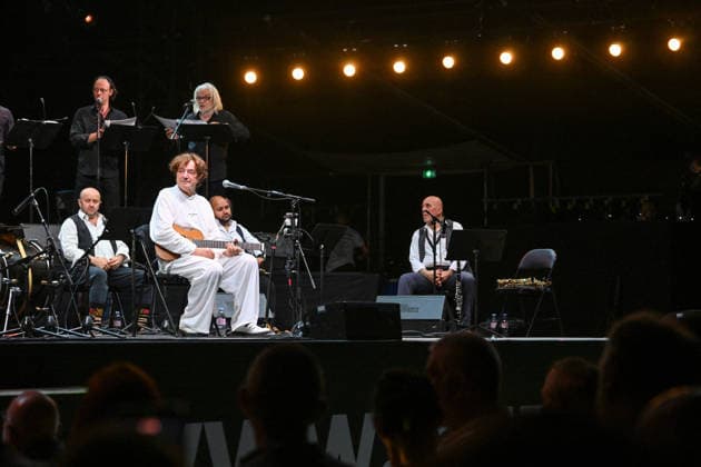 Goran Bregovic, a Bosnian composer and musician, along with his Orchestra of Weddings and Funerals, is performing on the stage at the Pinède Gould during the 65th Jazz Festival on July 15, 2026. Since 1960, the Jazz à Juan festival has welcomed the biggest names in jazz. Bruno Bebert Bestimage Goran Bregovic, a Bosnian composer and musician, with his Orchestra of Weddings and Funerals, is on stage at the Pinède Gould during the 65th Jazz Festival, on July 15, 2026. Since 1960, the Jazz à Juan festival has welcomed the biggest names in jazz. Antibes, Juan-les-Pins, France  Copyright: xBrunoxBebertx xBestimagexBrunoxBebertx xBestimagex