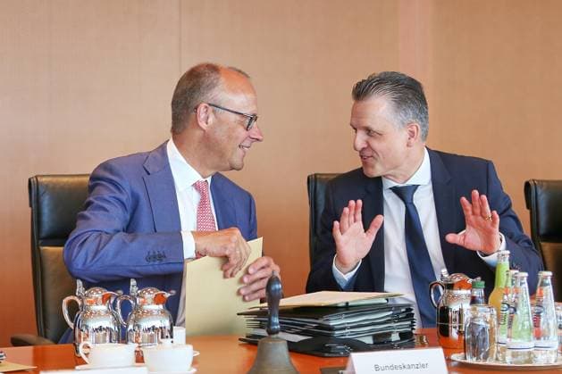 Berlin, Deutschland, 15.07.2026: Bundeskanzleramt: 52. Kabinettssitzung: Bundeskanzler Friedrich Merz (CDU) und Thorsten Frei (CDU) *** Berlin, Germany, July 15, 2026 Federal Chancellery 52 Cabinet Meeting Federal Chancellor Friedrich Merz (CDU) and Thorsten Frei (CDU) Copyright: xdtsxNachrichtenagenturx dts_127670