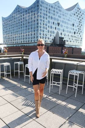 QVC x Bruce Darnell Kollektion Jo Wuensche, QVC x Bruce Darnell Kollektion, Sturmfreie Bude, Elphiblick, Hamburg, 15.07.2026 *** QVC x Bruce Darnell Collection Jo Wuensche, QVC x Bruce Darnell Collection, Sturmfreie Bude, Elphiblick, Hamburg, July 15, 2026 Copyright: xEventpressxBecherx