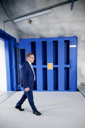 Johann Wadephul (CDU), Bundesaussenminister, und Elina Valtonen, Aussenministerin der Republik Finnland, besichtigen zusammen die Zivilschutzanlage Merihaka. Helsinki, 16.07.2026. Fotografiert im Auftrag des Auswaertigen Amtes Helsinki Finnland *** Johann Wadephul (CDU), Federal Minister of Foreign Affairs, and Elina Valtonen, Minister of Foreign Affairs of the Republic of Finland, tour the Merihaka civil defense facility in Helsinki together, July 16, 2026. Photographed on behalf of the Federal Foreign Office, Helsinki, Finland Copyright: xThomasxTrutschel AAx