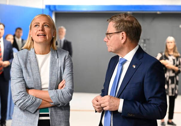 German Foreign Minister Johann Wadephul (R) and Finnish Foreign Minister Elina Valtonen visit the Merihaka civil defence shelter in Helsinki, Finland, on July 16, 2026. - HEIKKI SAUKKOMAA Helsinki Finland  Copyright: xHeikkixSaukkomaax eaXH67m6wSw