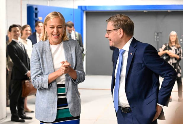 German Foreign Minister Johann Wadephul (R) and Finnish Foreign Minister Elina Valtonen visit the Merihaka civil defence shelter in Helsinki, Finland, on July 16, 2026. - HEIKKI SAUKKOMAA Helsinki Finland  Copyright: xHeikkixSaukkomaax dI803DgAn8M