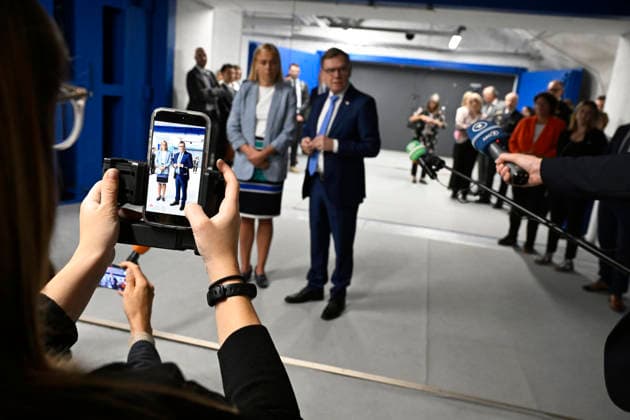 German Foreign Minister Johann Wadephul (R) and Finnish Foreign Minister Elina Valtonen visit the Merihaka civil defence shelter in Helsinki, Finland, on July 16, 2026. - HEIKKI SAUKKOMAA Helsinki Finland  Copyright: xHeikkixSaukkomaax EumNrTUQnQg