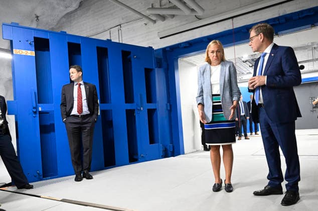 German Foreign Minister Johann Wadephul (R) and Finnish Foreign Minister Elina Valtonen visit the Merihaka civil defence shelter in Helsinki, Finland, on July 16, 2026. - HEIKKI SAUKKOMAA Helsinki Finland  Copyright: xHeikkixSaukkomaax t6gwbWaDOT4