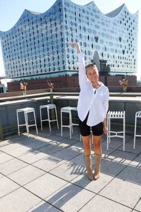 ABB DARNELL- Jo Wuensche Hamburger Fitness-Influencerin zu Gast bei der QVC x Bruce Darnell Kollektion Mode praesentation in der Sturmfreie Bude Elphiblickin Hamburg am 15.07.2026 Hamburg Deutschland *** ABB DARNELL Jo Wuensche, a fitness influencer from Hamburg, was a guest at the QVC x Bruce Darnell collection fashion presentation at Sturmfreie Bude Elphiblickin in Hamburg on July 15, 2026, in Hamburg, Germany