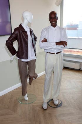 ABB DARNELL- Bruce Darnell bei der QVC x Bruce Darnell Kollektion Mode praesentation in der Sturmfreie Bude Elphiblickin Hamburg am 15.07.2026 Hamburg Deutschland *** ABB DARNELL Bruce Darnell at the QVC x Bruce Darnell fashion collection presentation at the Sturmfreie Bude Elphiblickin in Hamburg on July 15, 2026, Hamburg, Germany