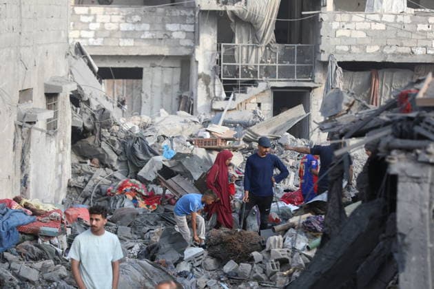 Palestinians inspect damage after Israeli strike in al-Bureij camp Palestinians inspect the damage after an Israeli airstrike targeted a house following an evacuation warning in the western area of al-Bureij refugee camp, in the central Gaza Strip, on July 16, 2026. The strike caused extensive damage to the targeted house and surrounding residential buildings. Photo by Moiz Salhi apaimages Nusairat Gaza Strip Palestinian Territory 160726_Bureij_MS_00(14) Copyright: xapaimagesxMoizxSalhixx xapaimagesx