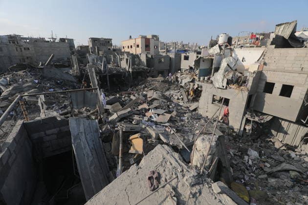 Palestinians inspect damage after Israeli strike in al-Bureij camp Palestinians inspect the damage after an Israeli airstrike targeted a house following an evacuation warning in the western area of al-Bureij refugee camp, in the central Gaza Strip, on July 16, 2026. The strike caused extensive damage to the targeted house and surrounding residential buildings. Photo by Moiz Salhi apaimages Nusairat Gaza Strip Palestinian Territory 160726_Bureij_MS_00(5) Copyright: xapaimagesxMoizxSalhixx xapaimagesx