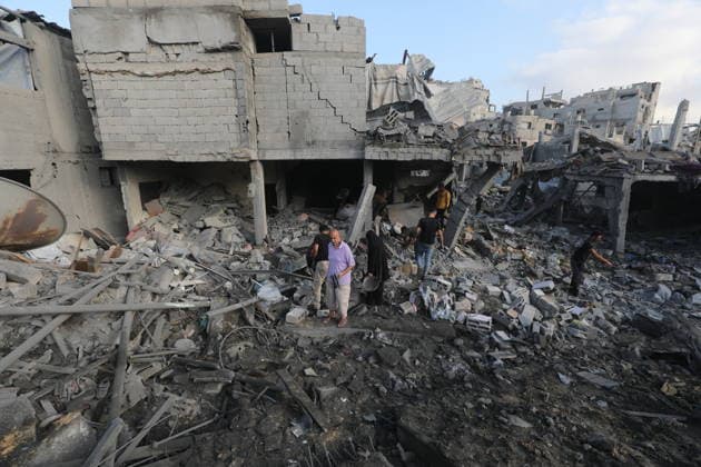 Palestinians inspect damage after Israeli strike in al-Bureij camp Palestinians inspect the damage after an Israeli airstrike targeted a house following an evacuation warning in the western area of al-Bureij refugee camp, in the central Gaza Strip, on July 16, 2026. The strike caused extensive damage to the targeted house and surrounding residential buildings. Photo by Moiz Salhi apaimages Nusairat Gaza Strip Palestinian Territory 160726_Bureij_MS_00(6) Copyright: xapaimagesxMoizxSalhixx xapaimagesx