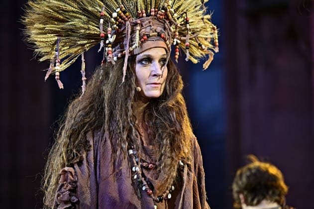 NIBELUNGEN FESTSPIELE. Schauspielerin Jeanette Hain während der Fotoprobe zu den Nibelungen Festspielen Die Hunnenkönigin am 15.07.2026 vor dem Kaiserdom Worms. 20260715MWI112814 *** NIBELUNGEN FESTIVAL Actress Jeanette Hain during a photo shoot for the Nibelungen Festival, *The Hun Queen*, on July 15, 2026, in front of the Imperial Cathedral in Worms 20260715MWI112814