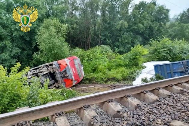 RUSSIA, PERM REGION - JULY 16, 2026: A freigh train derails in the Kishert-Shumkovo section of the Sverdlovsk Railway reportedly due to a local rail washout Russia  - ZUMAt113 20260716_zaa_t113_003 Copyright: xUralxTransportxProsecutor SxOffix