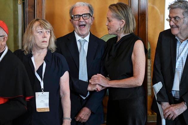 July 16, 2026, Rome, Italy: US actress Sharon Stone (R) with former Italian Premier Romano Prodi (L) during the last day of 2026 Global Nobel Laureates Assembly in Rome, Italy, 16 July 2026. ANSA RICCARDO ANTIMIANI. Rome Italy  - ZUMAa110 20260716_zaf_a110_005 Copyright: xRiccardoxAntimianix