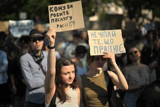 Activists hold placards during a rally against the dismissal of Ukrainian Defence Minister Mykhailo Fedorov, Kyiv, Ukraine, July 16, 2026. On July 14, the Ukrainian Parliament supported the resignation of Prime Minister Yuliia Svyrydenko, leading to the resignation of the Cabinet of Ministers. (Photo by Yevhen Kotenko Ukrinform) Protest action against dismissal of Ukrainian Defence Minister Mykhailo Fedorov in Kyiv  Copyright: xYevhenxKotenkox