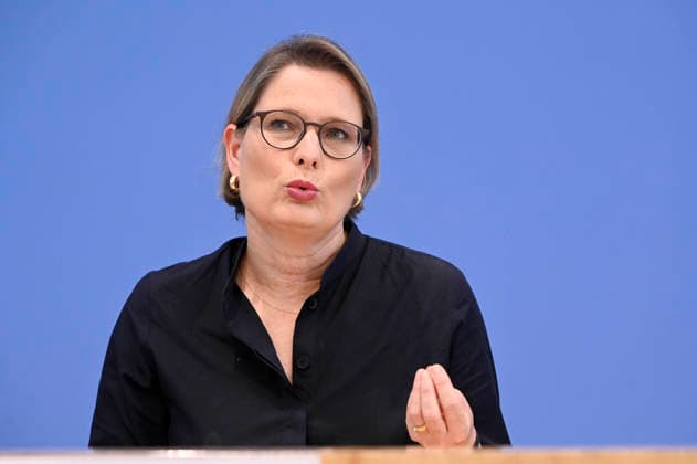 ABB BPK- Dr. Stefanie Hubig Bundesministerin der Justiz Verbraucherschutz SPD Vorstellung des Aktionsplans zur Bekaempfung von Steuer- und Finanzkriminalitaet auf der BPK Bundespressekonferenz am 16.07.2026 in Berlin Berlin Deutschland *** ABB BPK Dr. Stefanie Hubig, Federal Minister of Justice and Consumer Protection (SPD), presented the action plan to combat tax and financial crime at the BPK Federal Press Conference on July 16, 2026, in Berlin, Germany
