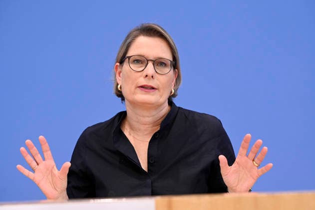 ABB BPK- Dr. Stefanie Hubig Bundesministerin der Justiz Verbraucherschutz SPD Vorstellung des Aktionsplans zur Bekaempfung von Steuer- und Finanzkriminalitaet auf der BPK Bundespressekonferenz am 16.07.2026 in Berlin Berlin Deutschland *** ABB BPK Dr. Stefanie Hubig, Federal Minister of Justice and Consumer Protection (SPD), presented the action plan to combat tax and financial crime at the BPK Federal Press Conference on July 16, 2026, in Berlin, Germany.