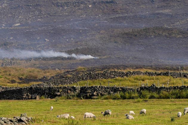 July 16, 2026, Glossop, Derbyshire, UK: Glossop, UK. Firefighters tackle a massive moorland wildfire on Tintwistle Moor in Glossop, Derbyshire. Glossop UK  - ZUMAl94_ 20260716_zaf_l94_014 Copyright: xIoannisxAlexopoulosx