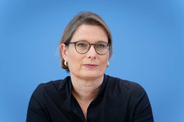 Stefanie Hubig Berlin, BPK, Vorstellung Aktionsplan zur Bekämpfung von Steuer- und Finanzkriminalität, Stefanie Hubig, Bundesministerin, Justiz, Verbraucherschutz Berlin Berlin GER *** Stefanie Hubig, Berlin, BPK, Presentation of the Action Plan to Combat Tax and Financial Crime, Stefanie Hubig, Federal Minister of Justice and Consumer Protection, Berlin, Berlin, GER