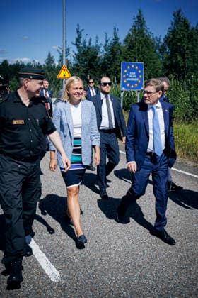 Johann Wadephul (CDU), Bundesaussenminister, und Elina Valtonen, Aussenministerin der Republik Finnland, besichtigen den Grenzuebergang Vaalimaa an der Aussengrenze der Nordatlantikvertragsorganisation (North Atlantic Treaty Organisation, NATO). Vaalimaa, 16.07.2026. Fotografiert im Auftrag des Auswaertigen Amtes Vaalimaa Finnland *** Johann Wadephul (CDU), Federal Minister of Foreign Affairs, and Elina Valtonen, Minister of Foreign Affairs of the Republic of Finland, visit the Vaalimaa border crossing on the external border of the North Atlantic Treaty Organization (NATO) at Vaalimaa, July 16, 2026 Photographed on behalf of the Federal Foreign Office, Vaalimaa, Finland Copyright: xThomasxTrutschel AAx
