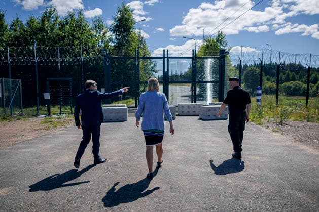 Johann Wadephul (CDU), Bundesaussenminister, und Elina Valtonen, Aussenministerin der Republik Finnland, besichtigen den Grenzuebergang Vaalimaa an der Aussengrenze der Nordatlantikvertragsorganisation (North Atlantic Treaty Organisation, NATO). Vaalimaa, 16.07.2026. Fotografiert im Auftrag des Auswaertigen Amtes Vaalimaa Finnland *** Johann Wadephul (CDU), Federal Minister of Foreign Affairs, and Elina Valtonen, Minister of Foreign Affairs of the Republic of Finland, visit the Vaalimaa border crossing on the external border of the North Atlantic Treaty Organization (NATO) at Vaalimaa, July 16, 2026 Photographed on behalf of the Federal Foreign Office, Vaalimaa, Finland Copyright: xThomasxTrutschel AAx