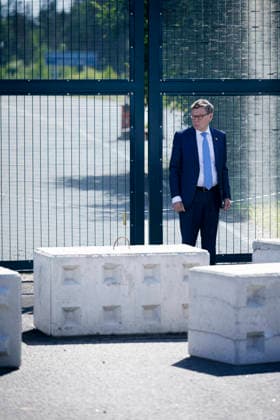 Johann Wadephul (CDU), Bundesaussenminister, und Elina Valtonen, Aussenministerin der Republik Finnland, besichtigen den Grenzuebergang Vaalimaa an der Aussengrenze der Nordatlantikvertragsorganisation (North Atlantic Treaty Organisation, NATO). Vaalimaa, 16.07.2026. Fotografiert im Auftrag des Auswaertigen Amtes Vaalimaa Finnland *** Johann Wadephul (CDU), Federal Minister of Foreign Affairs, and Elina Valtonen, Minister of Foreign Affairs of the Republic of Finland, visit the Vaalimaa border crossing on the external border of the North Atlantic Treaty Organization (NATO) at Vaalimaa, July 16, 2026 Photographed on behalf of the Federal Foreign Office, Vaalimaa, Finland Copyright: xThomasxTrutschel AAx
