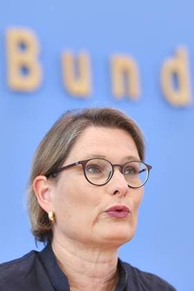 Berlin, Deutschland, 16.07.2026: Bundespressekonferenz: Vorstellung des Aktionsplans zur Bekämpfung von Steuer- und Finanzkriminalität: Stefanie Hubig *** Berlin, Germany, July 16, 2026 Federal Press Conference: Presentation of the Action Plan to Combat Tax and Financial Crime Stefanie Hubig Copyright: xdtsxNachrichtenagenturx dts_127870