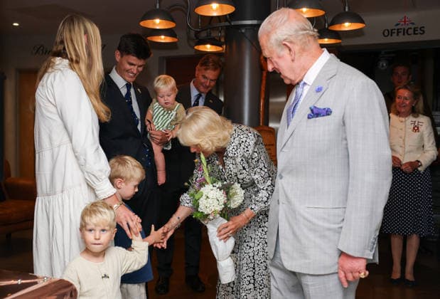 Britain s King Charles and Queen Camilla visits Blandford Forum in Dorset Britain s Queen Camilla receives a posy of flowers from ninth generation Woodhouse family members following a visit to Hall and Woodhouse Badger Brewery, to mark the start of the brewery s 250th anniversary celebrations in Blandford Forum, Dorset, Britain, July 16, 2026., Credit:Avalon.red PA ROTA - B68 Avalon UNITED KINGDOM, Dorset  Copyright: xAvalon.redx xPAxROTAx-xB68x xAvalonx 1116846058