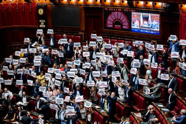 July 16, 2026, Rome, Italia, Italy: Opposition protests during the Chamber of Deputies session for the final vote on the electoral law, Rome, July 16, 2026. Rome Italy  - ZUMAa289 20260716_zia_a289_028 Copyright: xFrancescoxFotiax xAgfx