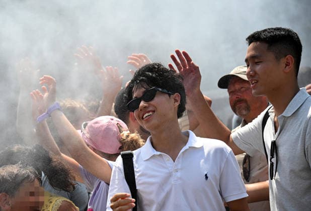 July 16, 2026, Rome, ITALY: Civil Protection refreshes tourists at the Colosseum with a water cannon..Rome, July 16, 2026.ANSA FABIO CIMAGLIA. Rome ITALY  - ZUMAa110 20260716_zaf_a110_031 Copyright: xFabioxCimagliax