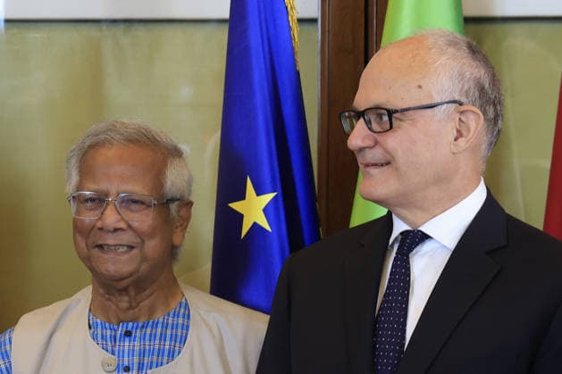 Global Nobel Laureates Assembly on Artificial Intelligence and Nuclear War in Rome ROME, ITALY - JULY 16: Muhammad Yunus (L), Nobel Peace Prize in 2006, and Rome s Mayor Roberto Gualtierii (R) pose for an official photo during the last day of the Global Nobel Laureates Assembly on Artificial Intelligence and Nuclear War at the Capitoline Hill in Rome, Italy, on July 16, 2026. Riccardo De Luca Anadolu Rome Italy. Editorial use only. Please get in touch for any other usage.  Copyright: x2026xAnadoluxRiccardoxDexLucax