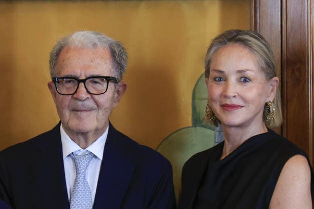 Global Nobel Laureates Assembly on Artificial Intelligence and Nuclear War in Rome ROME, ITALY - JULY 16: Italian former Premier Romano Prodi (L), and U.S. actress Sharon Stone (R) pose for an official photo during the last day of the Global Nobel Laureates Assembly on Artificial Intelligence and Nuclear War at the Capitoline Hill in Rome, Italy, on July 16, 2026. Riccardo De Luca Anadolu Rome Italy. Editorial use only. Please get in touch for any other usage.  Copyright: x2026xAnadoluxRiccardoxDexLucax