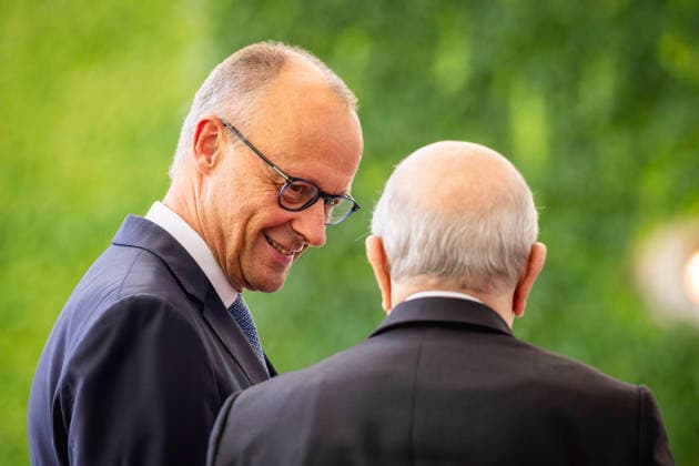 (L-R) Friedrich Merz (CDU), Bundeskanzler, und Abdelmadjid Tebboune, Praesident von Algerien, aufgenommen im Rahmen eines Treffens in Berlin, 16.07.2026. Berlin Deutschland *** L R Friedrich Merz, CDU, Chancellor of Germany, and Abdelmadjid Tebboune, President of Algeria, photographed during a meeting in Berlin, July 16, 2026, Berlin, Germany Copyright: xJulianexSonntagx