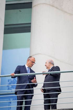 (L-R) Friedrich Merz (CDU), Bundeskanzler, und Abdelmadjid Tebboune, Praesident von Algerien, aufgenommen im Rahmen eines Treffens in Berlin, 16.07.2026. Berlin Deutschland *** L R Friedrich Merz, CDU, Chancellor of Germany, and Abdelmadjid Tebboune, President of Algeria, photographed during a meeting in Berlin, July 16, 2026, Berlin, Germany Copyright: xJulianexSonntagx