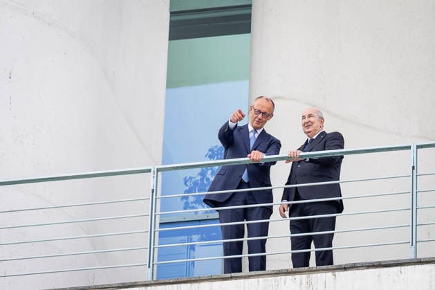 (L-R) Friedrich Merz (CDU), Bundeskanzler, und Abdelmadjid Tebboune, Praesident von Algerien, aufgenommen im Rahmen eines Treffens in Berlin, 16.07.2026. Berlin Deutschland *** L R Friedrich Merz, CDU, Chancellor of Germany, and Abdelmadjid Tebboune, President of Algeria, photographed during a meeting in Berlin, July 16, 2026, Berlin, Germany Copyright: xJulianexSonntagx