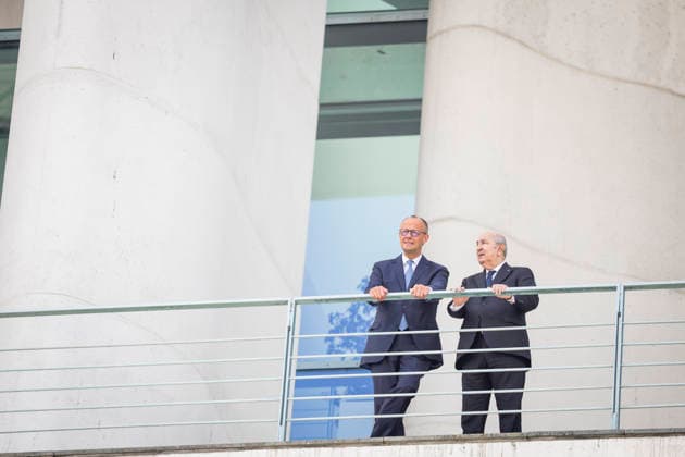 (L-R) Friedrich Merz (CDU), Bundeskanzler, und Abdelmadjid Tebboune, Praesident von Algerien, aufgenommen im Rahmen eines Treffens in Berlin, 16.07.2026. Berlin Deutschland *** L R Friedrich Merz, CDU, Chancellor of Germany, and Abdelmadjid Tebboune, President of Algeria, photographed during a meeting in Berlin, July 16, 2026, Berlin, Germany Copyright: xJulianexSonntagx