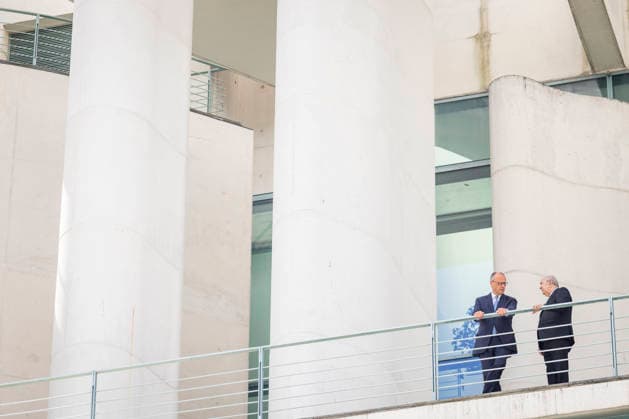 (L-R) Friedrich Merz (CDU), Bundeskanzler, und Abdelmadjid Tebboune, Praesident von Algerien, aufgenommen im Rahmen eines Treffens in Berlin, 16.07.2026. Berlin Deutschland *** L R Friedrich Merz, CDU, Chancellor of Germany, and Abdelmadjid Tebboune, President of Algeria, photographed during a meeting in Berlin, July 16, 2026, Berlin, Germany Copyright: xJulianexSonntagx