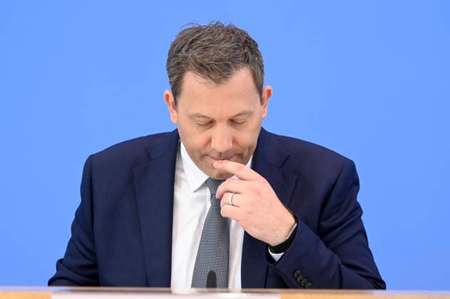ABB BPK- Lars Klingbeil der Bundesminister der Finanzen SPD Politiker Vorstellung des Aktionsplans zur Bekaempfung von Steuer- und Finanzkriminalitaet auf der BPK Bundespressekonferenz am 16.07.2026 in Berlin Berlin Deutschland *** ABB BPK Lars Klingbeil, Federal Minister of Finance and SPD politician, presented the action plan to combat tax and financial crime at the BPK Federal Press Conference on July 16, 2026, in Berlin, Germany