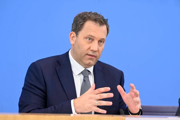 ABB BPK- Lars Klingbeil der Bundesminister der Finanzen SPD Politiker Vorstellung des Aktionsplans zur Bekaempfung von Steuer- und Finanzkriminalitaet auf der BPK Bundespressekonferenz am 16.07.2026 in Berlin Berlin Deutschland *** ABB BPK Lars Klingbeil, Federal Minister of Finance and SPD politician, presented the action plan to combat tax and financial crime at the BPK Federal Press Conference on July 16, 2026, in Berlin, Germany