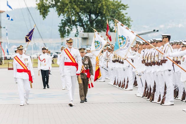 Felipe VI presides over the oath-taking ceremony before the flag and the presentation of royal commissions at the Naval Academy in Marín, Pontevedra. King Felipe VI, during the solemn ceremony of the oath or pledge before the flag and the presentation of royal commissions to the new class of Navy officers, on July 16, 2026, in Marín, Pontevedra, Galicia, Spain. This traditional military and institutional ceremony, held in the parade ground of the Naval Academy to coincide with the feast day of Our Lady of Mount Carmel—patron saint of seafarers and the Navy— is presided over by His Majesty King Felipe VI to award decorations to the most outstanding cadets and welcome the new officers to the ranks of the General Corps, Marine Corps, and Quar  Copyright: xBeatrizxCiscarx 7668286