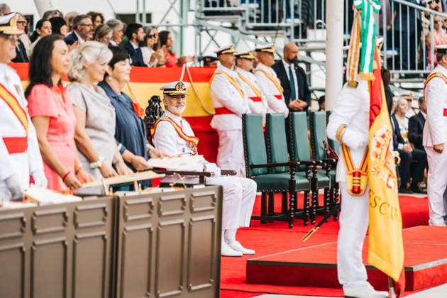 Felipe VI presides over the oath-taking ceremony before the flag and the presentation of royal commissions at the Naval Academy in Marín, Pontevedra. King Felipe VI, during the solemn ceremony of the oath or pledge before the flag and the presentation of royal commissions to the new class of Navy officers, on July 16, 2026, in Marín, Pontevedra, Galicia, Spain. This traditional military and institutional ceremony, held in the parade ground of the Naval Academy to coincide with the feast day of Our Lady of Mount Carmel—patron saint of seafarers and the Navy— is presided over by His Majesty King Felipe VI to award decorations to the most outstanding cadets and welcome the new officers to the ranks of the General Corps, Marine Corps, and Quar  Copyright: xBeatrizxCiscarx 7668291