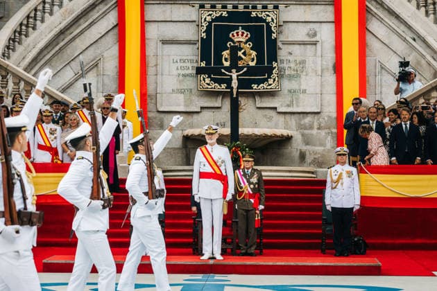 Felipe VI presides over the oath-taking ceremony before the flag and the presentation of royal commissions at the Naval Academy in Marín, Pontevedra. King Felipe VI, during the solemn ceremony of the oath or pledge before the flag and the presentation of royal commissions to the new class of Navy officers, on July 16, 2026, in Marín, Pontevedra, Galicia, Spain. This traditional military and institutional ceremony, held in the parade ground of the Naval Academy to coincide with the feast day of Our Lady of Mount Carmel—patron saint of seafarers and the Navy— is presided over by His Majesty King Felipe VI to award decorations to the most outstanding cadets and welcome the new officers to the ranks of the General Corps, Marine Corps, and Quar  Copyright: xBeatrizxCiscarx 7668295