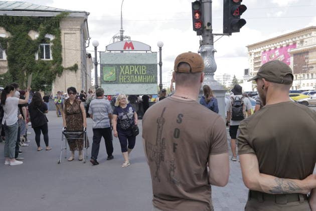 Anti-War Protesters Gather - Kharkiv Approximately 500 young people assembled at Freedom Square in Kharkiv on July 16 to demonstrate support for Mikhail Fedorov amid reports of his potential dismissal. The crowd gathered near the metro station entrance and city center, with participants displaying messages and gathering peacefully in the Ukrainian city. Photo by Titov Yevhen ABACAPRESS.COM Kharkiv Kharkiv Oblast Ukraine  Copyright: xTitovxYevhen ABACAx