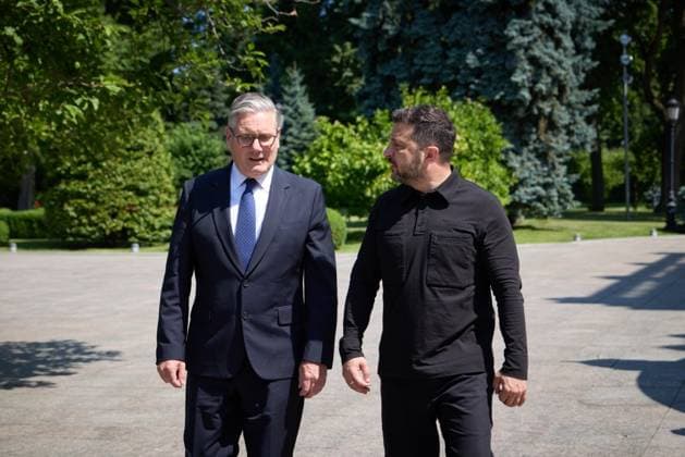 Zelenskyy meets British Prime Minister Starmer in Kyiv Ukrainian President Volodymyr Zelenskyy meets with British Prime Minister Keir Starmer in Kyiv, Ukraine, on July 16, 2026. The two leaders discussed continued British support for Ukraine. Photo by PRESIDENT OF UKRAINE apaimages Ukraine Ukraine Ukraine 160726_Ukraine_UPO_00(10).jpeg Copyright: xapaimagesxPRESIDENTxOFxUKRAINEx xapaimagesx