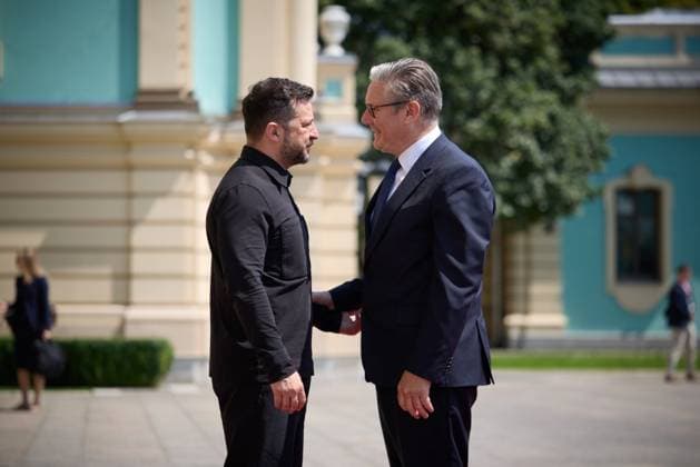 Zelenskyy meets British Prime Minister Starmer in Kyiv Ukrainian President Volodymyr Zelenskyy meets with British Prime Minister Keir Starmer in Kyiv, Ukraine, on July 16, 2026. The two leaders discussed continued British support for Ukraine. Photo by PRESIDENT OF UKRAINE apaimages Ukraine Ukraine Ukraine 160726_Ukraine_UPO_00(31).jpeg Copyright: xapaimagesxPRESIDENTxOFxUKRAINEx xapaimagesx