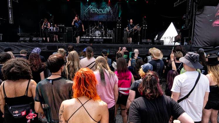 Autakt Dong Open Air 2026 ** NUR FÜR REDAKTIONELLE ZWECKE ** EDITORIAL USE ONLY **<p>Metallfans befinden sich am 16.7.2026 auf der Halde, Norddeutschland in Neukirchen-Vluyn. Es wird das diesjährige Musikfestival veranstaltet und als erstes tritt die Band Aereum auf. Foto : Arnulf Stoffel Funke Foto Services < p> Buntes Deutschland NRW Neukirchen-Vluyn Copyright: ArnulfxStoffel *** Autakt Dong Open Air 2026 ** FOR EDITORIAL PURPOSES ONLY ** EDITORIAL USE ONLY ** p Metal fans will be at the slag heap on July 16, 2026, Neukirchen-Vluyn, Northern Germany. This year’s music festival is taking place there, and the band Aereum is the first to perform. Photo: Arnulf Stoffel, Funke Foto Services p Colorful Germany, North Rhine-Westphalia, Neuki Copyright: ArnulfxStoffel doc86qrydd5pzb1fd0iqi7i ,EDITORIAL USE ONLY