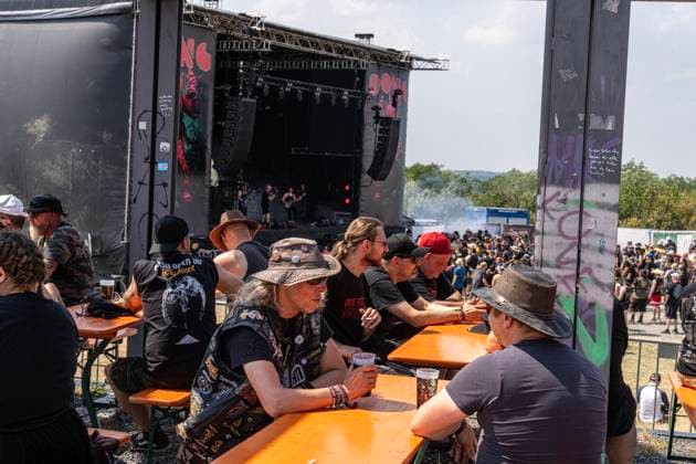 Autakt Dong Open Air 2026 ** NUR FÜR REDAKTIONELLE ZWECKE ** EDITORIAL USE ONLY **<p>Metallfans befinden sich am 16.7.2026 auf der Halde, Norddeutschland in Neukirchen-Vluyn. Es wird das diesjährige Musikfestival veranstaltet und als erstes tritt die Band Aereum auf. Foto : Arnulf Stoffel Funke Foto Services < p> Buntes Deutschland NRW Neukirchen-Vluyn Copyright: ArnulfxStoffel *** Autakt Dong Open Air 2026 ** FOR EDITORIAL PURPOSES ONLY ** EDITORIAL USE ONLY ** p Metal fans will be at the slag heap on July 16, 2026, Neukirchen-Vluyn, Northern Germany. This year’s music festival is taking place there, and the band Aereum is the first to perform. Photo: Arnulf Stoffel, Funke Foto Services p Colorful Germany, North Rhine-Westphalia, Neuki Copyright: ArnulfxStoffel doc86qryfg3auq1gt94vttc ,EDITORIAL USE ONLY