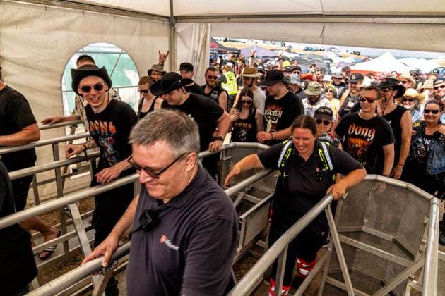 Autakt Dong Open Air 2026 ** NUR FÜR REDAKTIONELLE ZWECKE ** EDITORIAL USE ONLY **<p>Metallfans befinden sich am 16.7.2026 auf der Halde, Norddeutschland in Neukirchen-Vluyn. Es wird das diesjährige Musikfestival veranstaltet. Foto : Arnulf Stoffel Funke Foto Services < p> Buntes Deutschland NRW Neukirchen-Vluyn Copyright: ArnulfxStoffel *** Autakt Dong Open Air 2026 ** FOR EDITORIAL PURPOSES ONLY ** EDITORIAL USE ONLY ** p Metal fans will gather on July 16, 2026, at the slag heap, Neukirchen-Vluyn, Northern Germany. This year’s music festival is being held there. Photo: Arnulf Stoffel, Funke Foto Services p Colorful Germany, North Rhine-Westphalia, Neukirchen-Vluyn. Copyright ArnulfxStoffel Copyright: ArnulfxStoffel doc86qry9ts2s2stvqku0x ,EDITORIAL USE ONLY