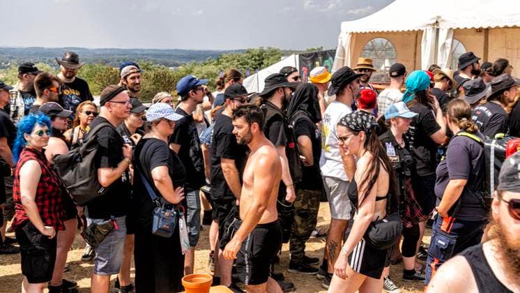 Autakt Dong Open Air 2026 ** NUR FÜR REDAKTIONELLE ZWECKE ** EDITORIAL USE ONLY **<p>Metallfans befinden sich am 16.7.2026 auf der Halde, Norddeutschland in Neukirchen-Vluyn. Es wird das diesjährige Musikfestival veranstaltet. Foto : Arnulf Stoffel Funke Foto Services < p> Buntes Deutschland NRW Neukirchen-Vluyn Copyright: ArnulfxStoffel *** Autakt Dong Open Air 2026 ** FOR EDITORIAL PURPOSES ONLY ** EDITORIAL USE ONLY ** p Metal fans will gather on July 16, 2026, at the slag heap, Neukirchen-Vluyn, Northern Germany. This year’s music festival is being held there. Photo: Arnulf Stoffel, Funke Foto Services p Colorful Germany, North Rhine-Westphalia, Neukirchen-Vluyn. Copyright ArnulfxStoffel Copyright: ArnulfxStoffel doc86qrybsh2771fck6wu0x ,EDITORIAL USE ONLY